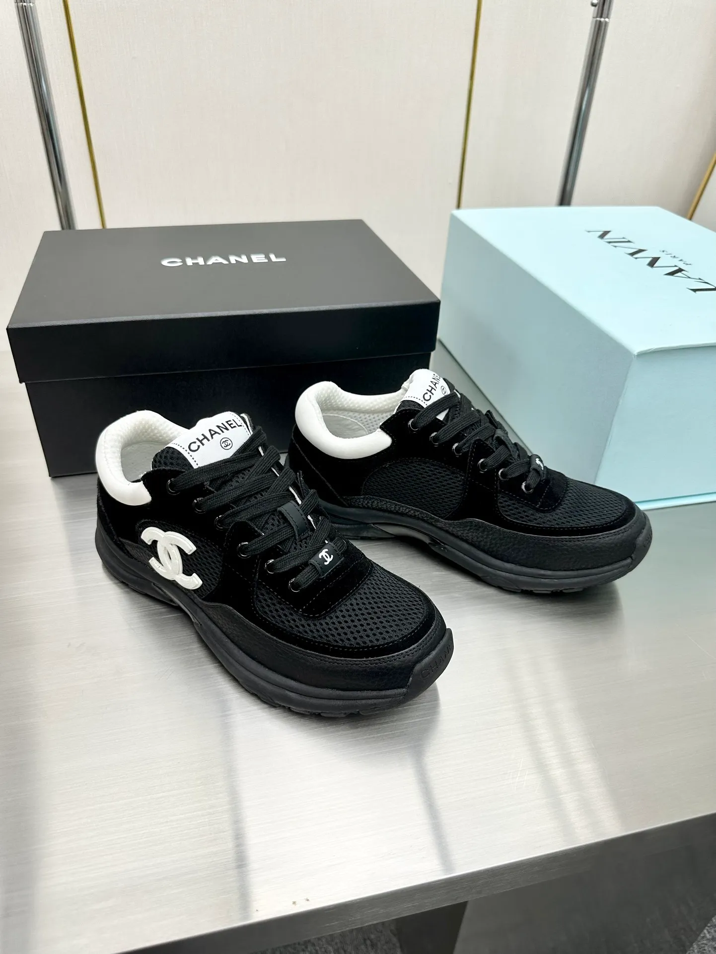 👟👟Ex-factory price 480 👟👟 Women's Shoes Women's Clothing Chanel Chanel - 2023 Counter Top Casual Sports Shoes This classic design; the upper is electro-embroidered with a variety of techniques; the outsole is fashionable and sporty; it is unusual to incorporate a variety of color matching elements... The diversified mix and match is very beautiful and versatile, and can be used for leisure, fashion, sports and outdoor... ꫛꫀꪝ Go➫ Material: ❶The upper is made of: original imported mercerized velvet + double-layer breathable mesh ❷The inner lining is made of: the original imported breathable mesh ❸The outsole is based on: original T👟👟factory price U combination outsole. Counter boutique packaging complete set for women 35–41 and men 38-46